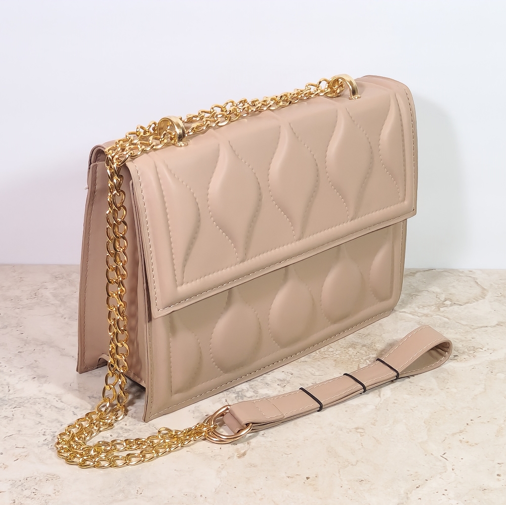 🆕️Pretty Khaki Quilted Purse/ Crossbody🥰